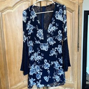 Blue Floral and lace long sleeve dress, size xs small.